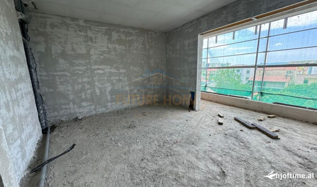 Shtepi ne shitje Apartament ne Tirane, 3+1, Mobilimi Bosh, pa mobiluar, Pagesa 191,000  Euro.
