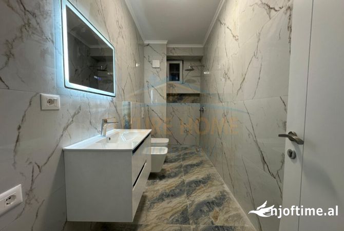 Shtepi ne shitje Apartament ne Tirane, 1+1, Mobilimi Bosh, pa mobiluar, Pagesa 119,000  Euro.