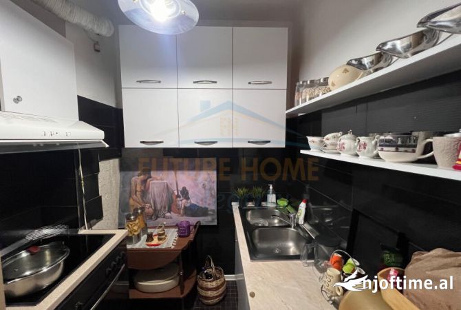 Shtepi ne shitje Apartament ne Tirane, 2+1, Mobilimi E mobiluar, Pagesa 180,000  Euro.