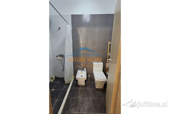 Shtepi ne shitje Apartament ne Tirane, 2+1, Mobilimi E mobiluar, Pagesa 195,000  Euro.