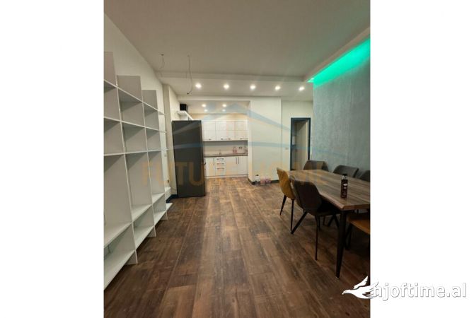 Shtepi me qera Apartament ne Tirane, 2+1, Mobilimi E mobiluar, Pagesa 499  Euro.