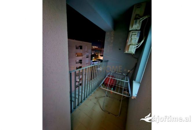 Shtepi me qera Apartament ne Tirane, 1+1, Mobilimi E mobiluar, Pagesa 599  Euro.