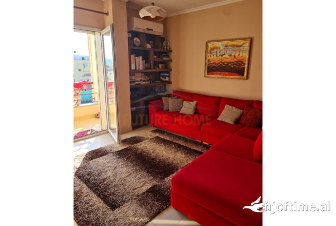 Shtepi me qera Apartament ne Tirane, 2+1, Mobilimi E mobiluar, Pagesa 499  Euro.