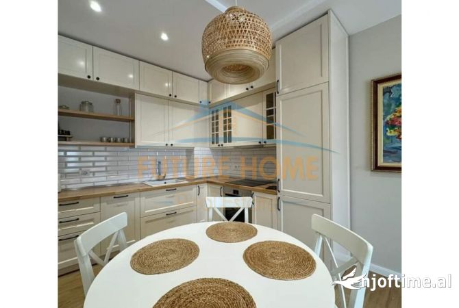 Shtepi me qera 2+1 ne Tirane - 1,200 Euro