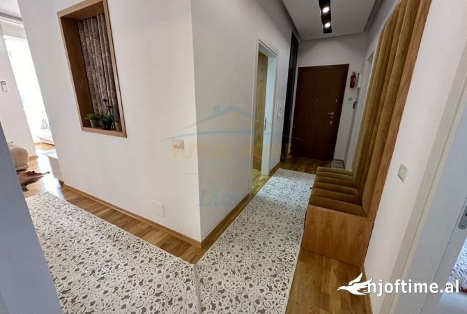 Shtepi ne shitje Apartament ne Tirane, 3+1, Mobilimi E mobiluar, Pagesa 269,000  Euro.