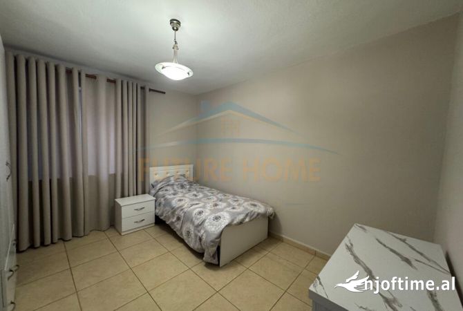 Shtepi me qera Apartament ne Tirane, 3+1, Mobilimi E mobiluar, Pagesa 699  Euro.