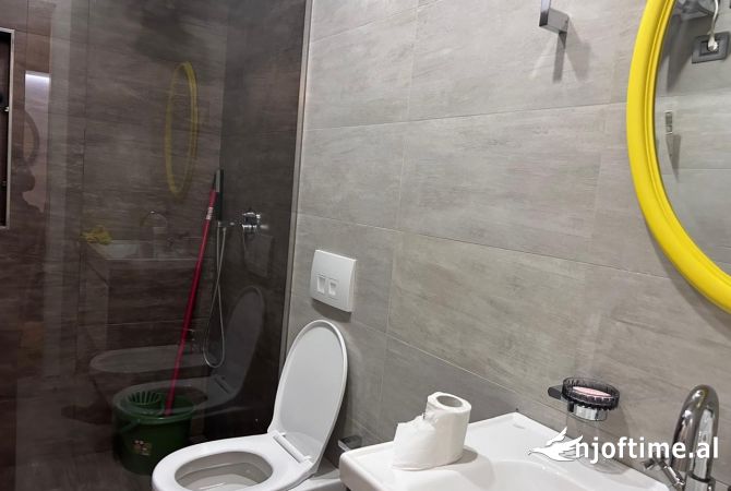 Shtepi me qera Apartament ne Tirane, 2+1, Mobilimi E mobiluar, Pagesa 1,000  Euro.