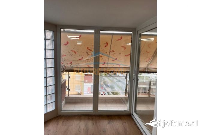 Shtepi me qera Apartament ne Tirane, 1+1, Mobilimi E mobiluar, Pagesa 599  Euro.