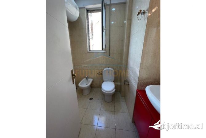Shtepi me qera Apartament ne Tirane, 1+1, Mobilimi E mobiluar, Pagesa 599  Euro.