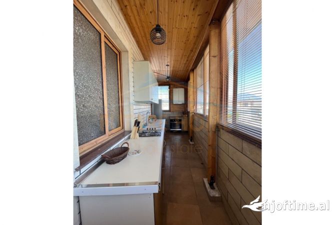 Shtepi ne shitje Apartament ne Tirane, 2+1, Mobilimi E mobiluar, Pagesa 229,000  Euro.