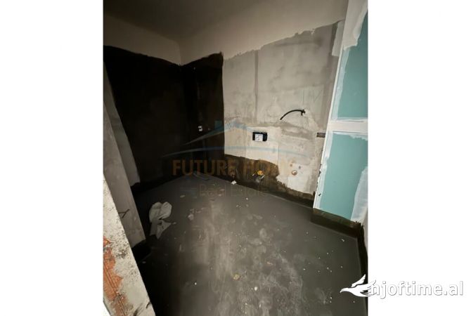Shtepi ne shitje Apartament ne Tirane, 2+1, Mobilimi Bosh, pa mobiluar, Pagesa 167,000  Euro.