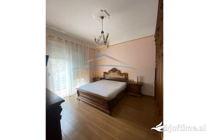 Shtepi me qera Apartament ne Tirane, 2+1, Mobilimi E mobiluar, Pagesa 649  Euro.