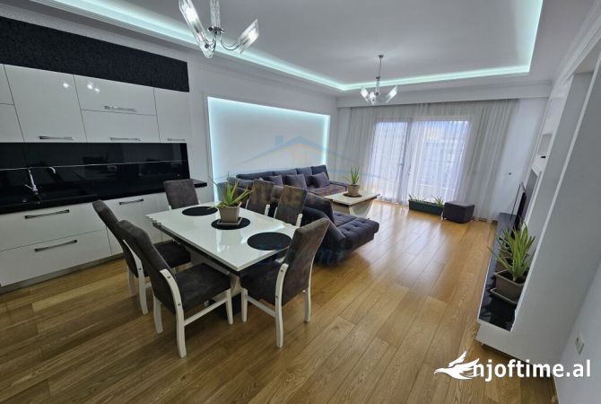Shtepi me qera 2+1 ne Tirane - 899 Euro