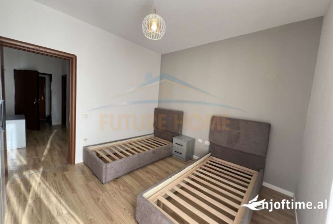Shtepi ne shitje Apartament ne Tirane, 2+1, Mobilimi E mobiluar, Pagesa 118,000  Euro.