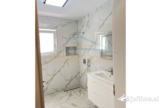 Shtepi ne shitje Apartament ne Tirane, 1+1, Mobilimi Bosh, pa mobiluar, Pagesa 138,000  Euro.