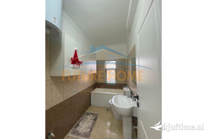 Shtepi ne shitje Apartament ne Tirane, 1+1, Mobilimi Pjeserisht e mobiluar, Pagesa 136,000  Euro.