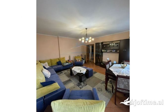 Shtepi me qera 2+1 ne Tirane - 450 Euro