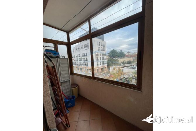 Shtepi me qera Apartament ne Tirane, 2+1, Mobilimi E mobiluar, Pagesa 450  Euro.