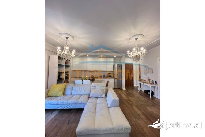 Shtepi ne shitje 2+1 ne Tirane - 220,000 Euro