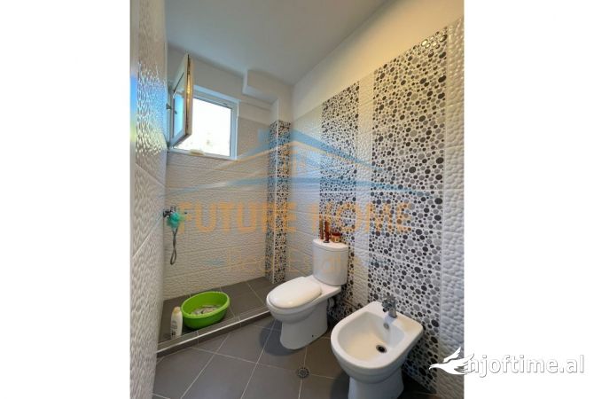 Shtepi ne shitje Apartament ne Tirane, 2+1, Mobilimi E mobiluar, Pagesa 220,000  Euro.