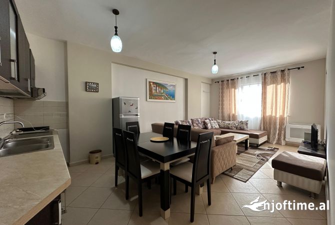 Shtepi ne shitje Apartament ne Tirane, 1+1, Mobilimi E mobiluar, Pagesa 98,000  Euro.