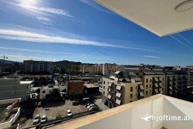 Shtepi ne shitje Apartament ne Tirane, 2+1, Mobilimi Bosh, pa mobiluar, Pagesa 135,000  Euro.