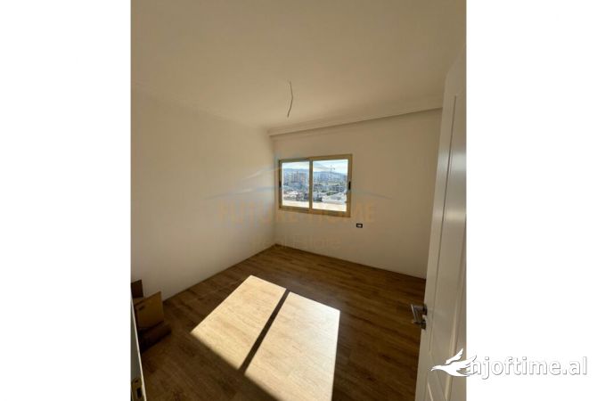 Shtepi ne shitje Apartament ne Tirane, 2+1, Mobilimi Bosh, pa mobiluar, Pagesa 135,000  Euro.