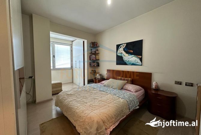 Shtepi ne shitje Apartament ne Tirane, 2+1, Mobilimi E mobiluar, Pagesa 336,000  Euro.