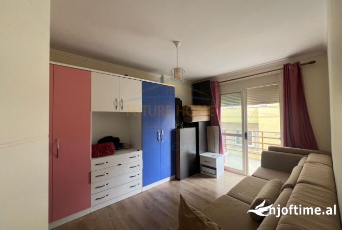 Shtepi ne shitje Apartament ne Tirane, 3+1, Mobilimi E mobiluar, Pagesa 249,900  Euro.