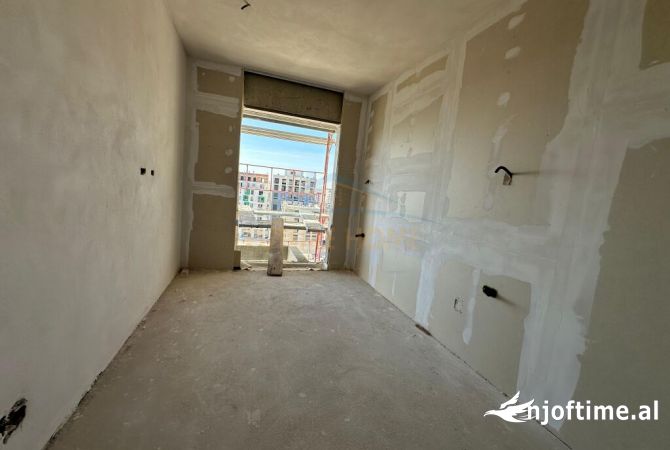 Shtepi ne shitje Apartament ne Tirane, 2+1, Mobilimi Bosh, pa mobiluar, Pagesa 245,000  Euro.