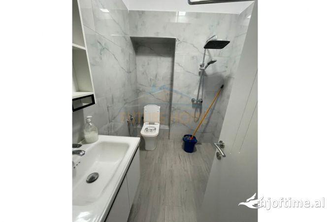 Shtepi ne shitje Apartament ne Tirane, 1+1, Mobilimi E mobiluar, Pagesa 105,000  Euro.