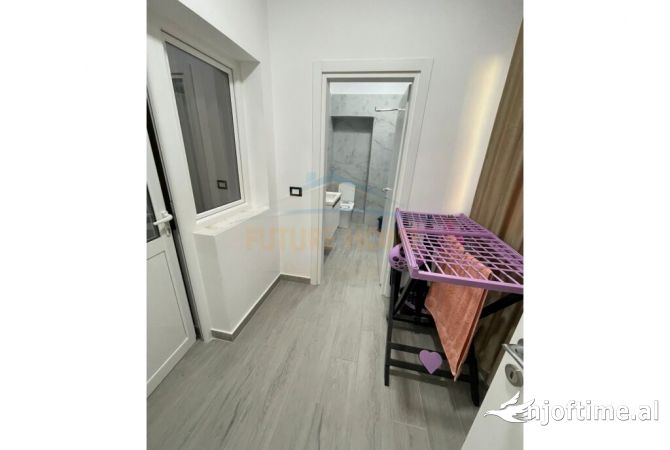 Shtepi ne shitje Apartament ne Tirane, 1+1, Mobilimi E mobiluar, Pagesa 105,000  Euro.
