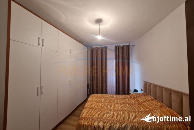 Shtepi ne shitje Apartament ne Tirane, 2+1, Mobilimi Bosh, pa mobiluar, Pagesa 123,000  Euro.