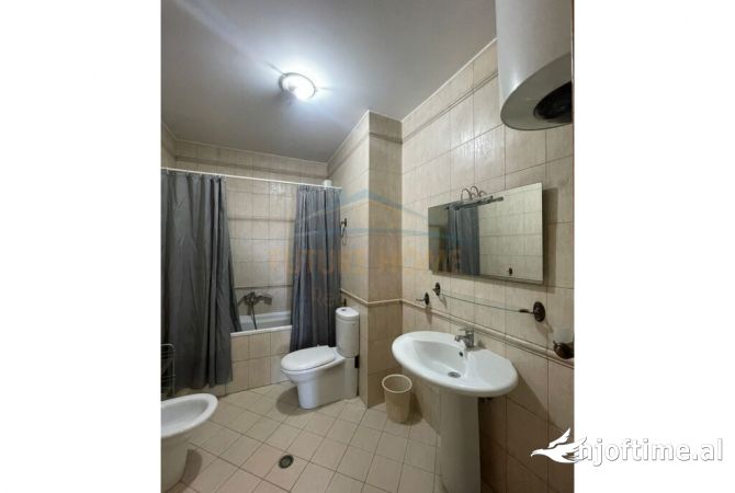 Shtepi me qera Apartament ne Tirane, 2+1, Mobilimi E mobiluar, Pagesa 800  Euro.