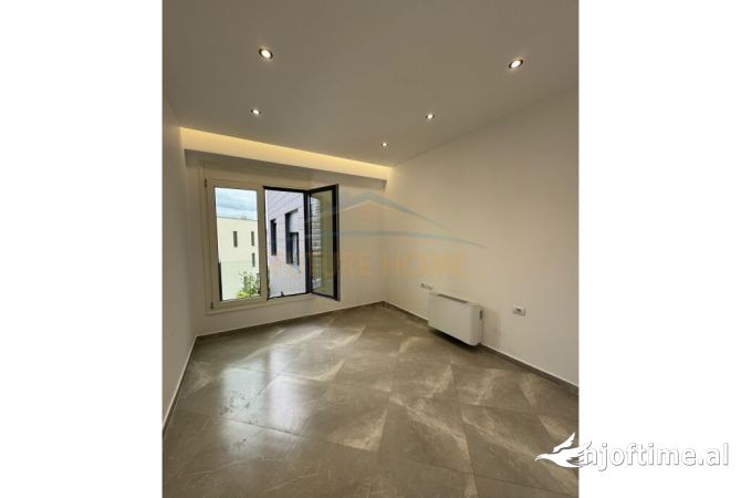 Shtepi ne shitje Apartament ne Tirane, 3+1, Mobilimi Bosh, pa mobiluar, Pagesa 500,000  Euro.