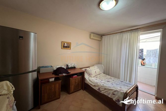 Shtepi ne shitje Apartament ne Tirane, 2+1, Mobilimi E mobiluar, Pagesa 212,000  Euro.