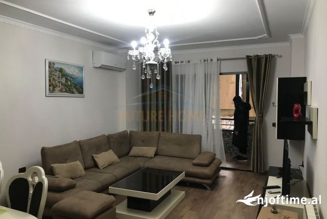 Shtepi me qera 2+1 ne Tirane - 800 Euro