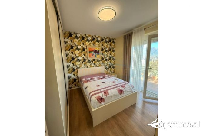 Shtepi me qera 2+1 ne Tirane - 650 Euro