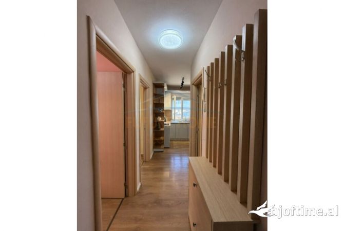 Shtepi me qera Apartament ne Tirane, 2+1, Mobilimi E mobiluar, Pagesa 650  Euro.