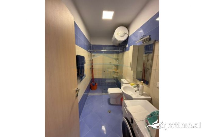 Shtepi me qera Apartament ne Tirane, 2+1, Mobilimi E mobiluar, Pagesa 650  Euro.