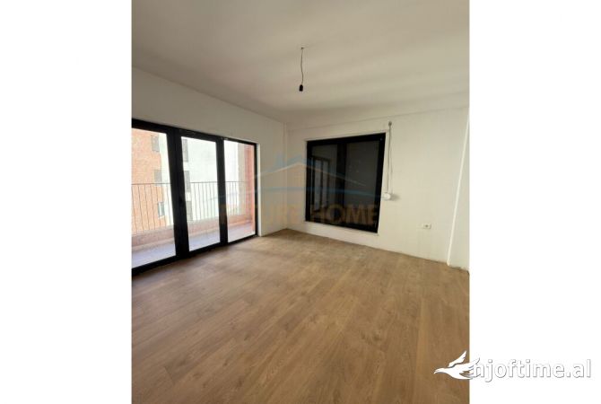 Shtepi ne shitje 3+1 ne Tirane - 305,000 Euro