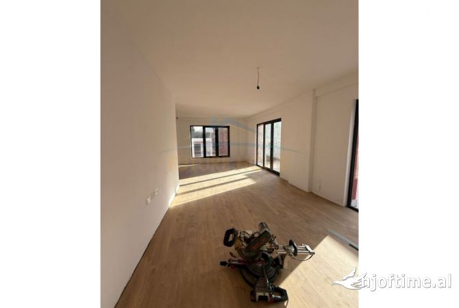 Shtepi ne shitje 3+1 ne Tirane - 305,000 Euro