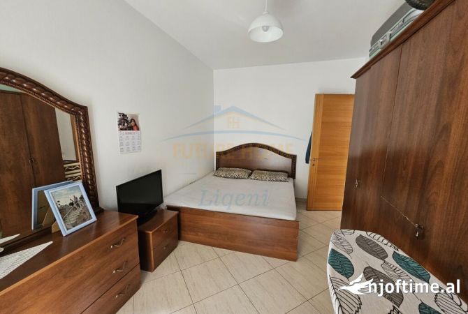 Shtepi ne shitje Apartament ne Tirane, 2+1, Mobilimi E mobiluar, Pagesa 230,000  Euro.