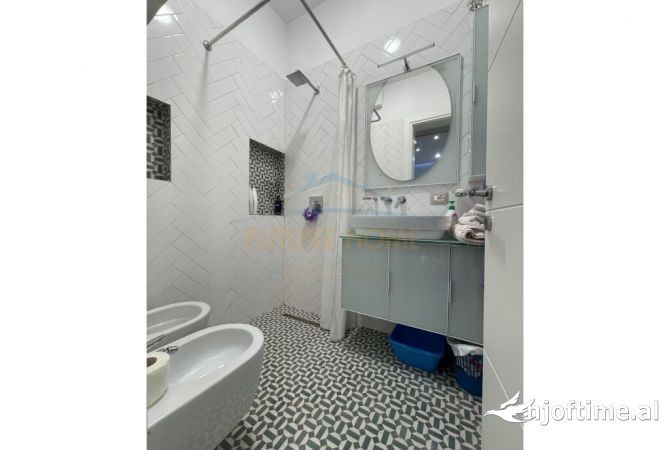 Shtepi me qera Apartament ne Tirane, 1+1, Mobilimi E mobiluar, Pagesa 800  Euro.