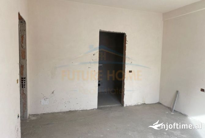 Shtepi ne shitje Apartament ne Tirane, 2+1, Mobilimi Bosh, pa mobiluar, Pagesa 210,000  Euro.