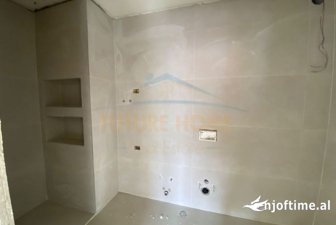 Shtepi ne shitje Apartament ne Tirane, 2+1, Mobilimi Bosh, pa mobiluar, Pagesa 210,000  Euro.