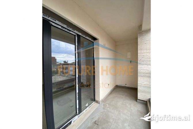 Shtepi ne shitje Apartament ne Tirane, 2+1, Mobilimi Bosh, pa mobiluar, Pagesa 180,000  Euro.