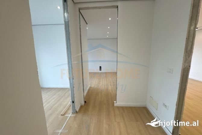 Shtepi ne shitje Apartament ne Tirane, 3+1, Mobilimi Bosh, pa mobiluar, Pagesa 537,000  Euro.