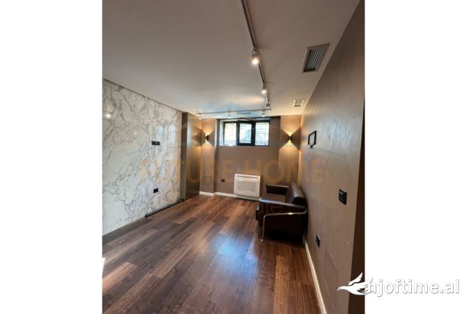 Shtepi ne shitje Apartament ne Tirane, 1+1, Mobilimi Pjeserisht e mobiluar, Pagesa 200,000  Euro.