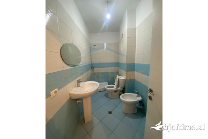 Shtepi me qera Apartament ne Tirane, 1+1, Mobilimi E mobiluar, Pagesa 400  Euro.